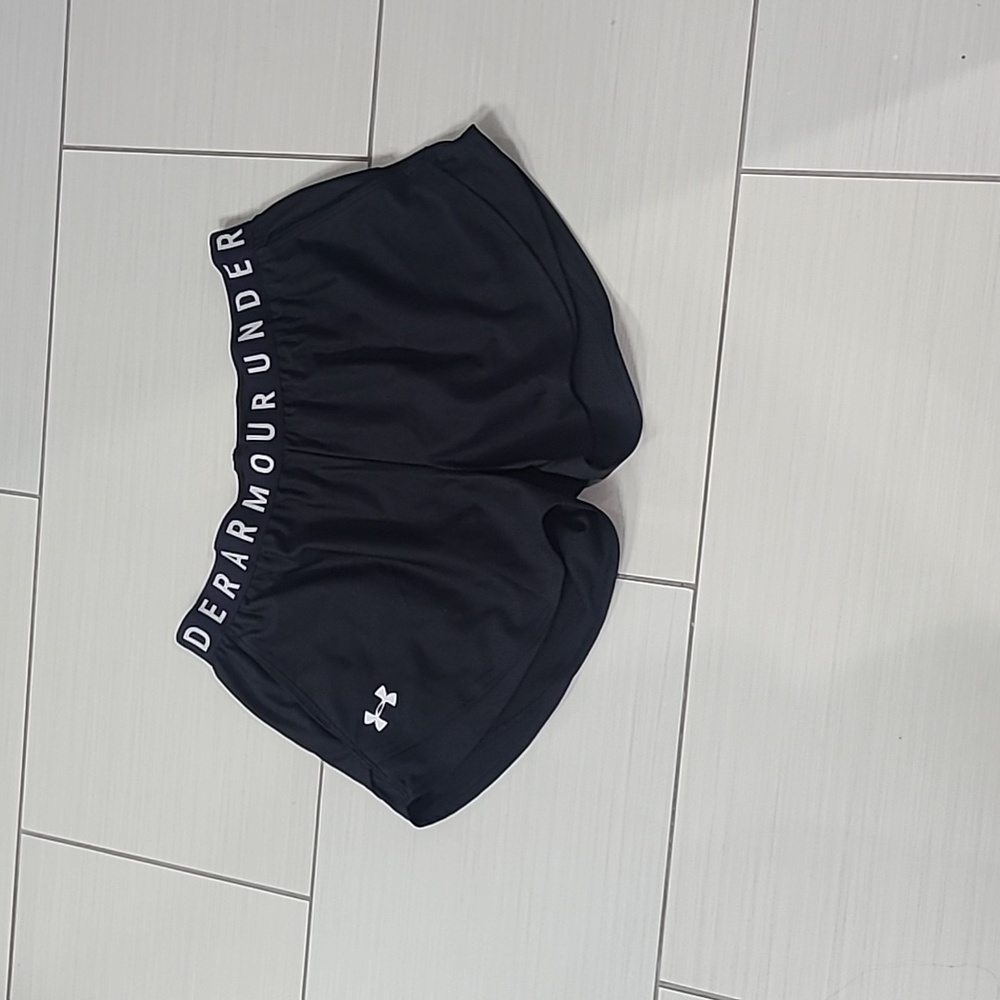 Under Armour loose fit shorts, size M, black